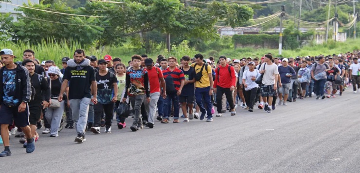 Primera caravana migrante en gobierno de Sheinbaum parte de Tapachula a Ciudad de México