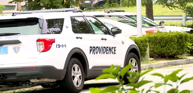 Policía Providence investiga apuñalamiento.