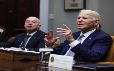 Biden anuncia ayuda de 612 millones de dólares para Florida por fenómenos naturales