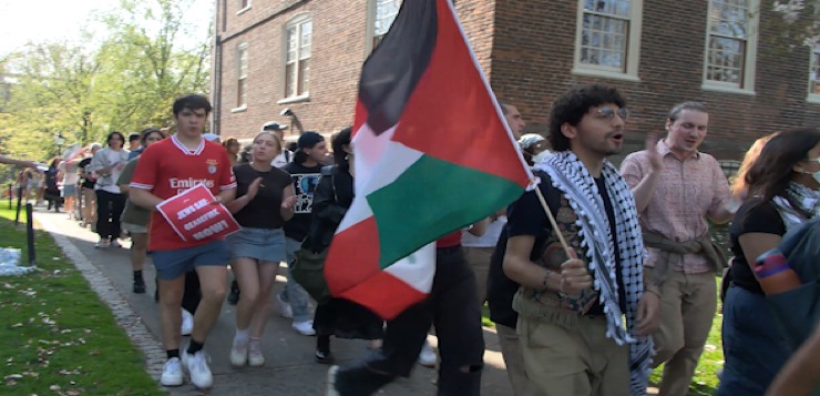 Universidad Brown anuncia sanciones luego de conducta “inapropiada” durante protesta pro Palestina.