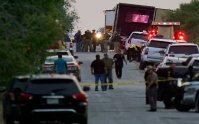 Detienen a miembro de la red que abandonó un tráiler en Texas donde murieron 54 migrantes