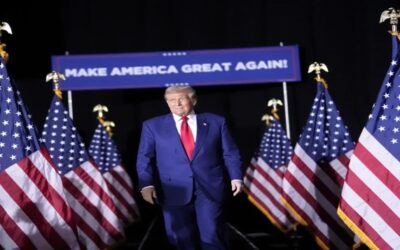 Trump denigra a Detroit mientras busca votos en un suburbio de la mayor ciudad de Michigan