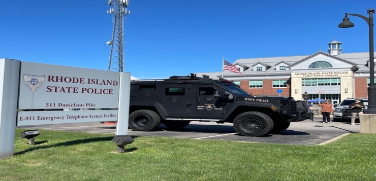 Policía Estatal Rhode Island anuncia construcción nuevo complejo seguridad pública.