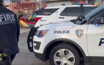 Policía Providence detiene a sospechoso de apuñalamiento.