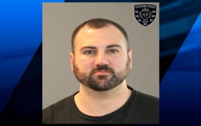 Hombre arrestado en lugar de votación luego de provocar un escándalo