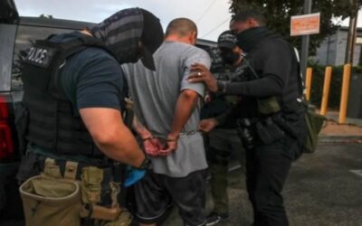 ¿Realmente podría Trump deportar a un millón de migrantes indocumentados tal y como propone?