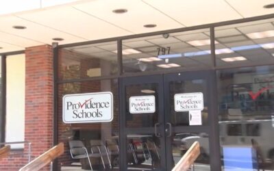 Alcalde Smiley anuncia acuerdo en financiamiento escuelas públicas.