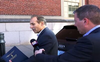 Estafador confeso es encarcelado por violar condiciones de su libertad condicional