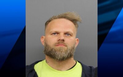 Policía East Providence arresta a hombre por supuestamente agredir a conductor bus escolar.