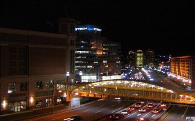 Trabajador de restaurante en Providence Place Mall asaltado en el skybridge.