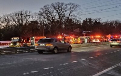Varios departamentos responden a incendio en North Smithfield.