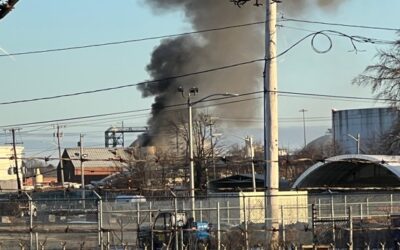 Tanque con aceite de maíz se incendia en puerto de Providence