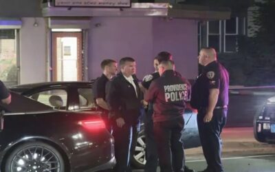 Dos personas arrestadas luego de persecución policial que empezó en Massachusetts.