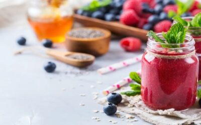 Jugo de manzana y arándanos para desintoxicar el hígado