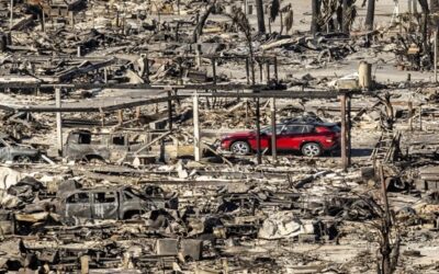 Aumenta a 24 el número de muertos por incendios en Los Ángeles; bomberos intentan acorralarlos