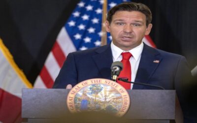 DeSantis pide poder extraordinario para transportar extranjeros fuera de EEUU, dice diario