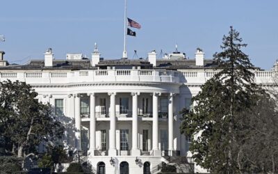 La Casa Blanca rescinde la orden que congelaba las ayudas federales tras el caos en los programas sociales y el freno judicial