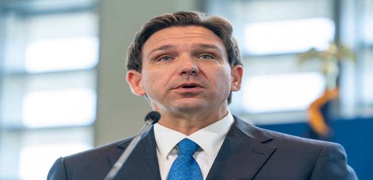 Gobernador de Florida promulga leyes de inmigración de amplio alcance tras disputa interna con republicanos