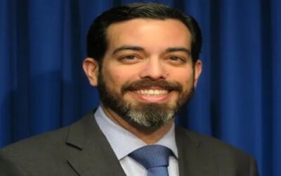 Fiscal General de los Estados Unidos en Rhode Island Zachary Cunha renuncia a su cargo.