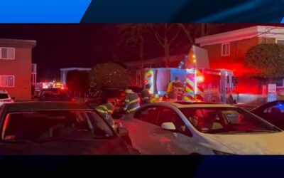 Incendio en complejo apartamentos bajo investigación.