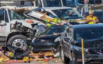 Conductor de trailer enfrenta cargos por choque múltiple en la I-195 que dejó 13 heridos.