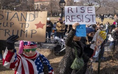 Las consignas contra Trump dominan las manifestaciones del Día de la Mujer en EE.UU.