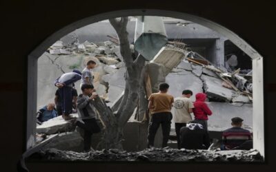 Israel mata y hiere a periodistas en ataques a tiendas cerca de hospitales en Gaza