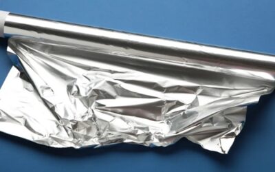 ¿Usas papel aluminio para cocinar? Estos alimentos podrían poner en riesgo tu salud