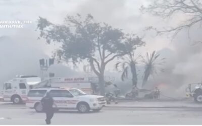 Tres muertos al estrellarse una avioneta en una transitada avenida en Boca Ratón, Florida