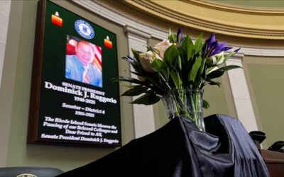 Dan el último adiós al fallecido presidente del senado Dominick Ruggerio.