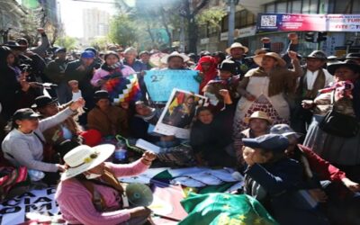 Seguidores de Morales marchan e intentan inscribir su candidatura presidencial a la fuerza