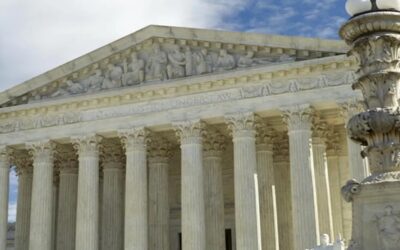 La Corte Suprema le permite a Donald Trump revocar el estatus legal de medio millón de inmigrantes