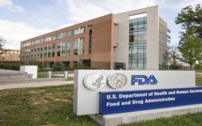 Autoridades sanitarias de EEUU aprueban nueva vacuna de Moderna contra COVID-19