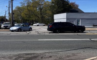 Anciana es atropellada por vehículo en Warwick.