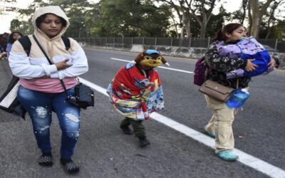 Llamadas a la puerta y pruebas de ADN: cómo Trump planea rastrear a 450.000 niños migrantes