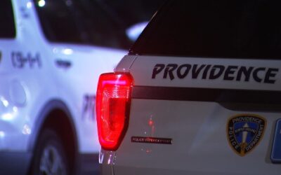Policía Providence investiga apuñalamiento.
