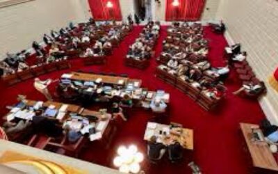 Legisladores se oponen a los aumentos de sueldo para gabinete propuestos por Gobernador McKee