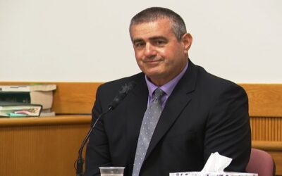 Aaron Thomas no culpable de abuso sexual en el caso de los exámenes al desnudo de estudiantes.