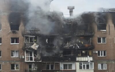 Ataques rusos en la ciudad ucraniana oriental de Járkiv dejan 4 muertos y más de 20 heridos
