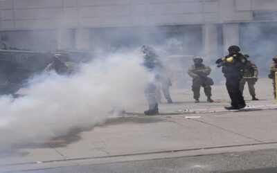 Guardia Nacional se enfrenta a manifestantes horas después de llegar a LA por órdenes de Trump