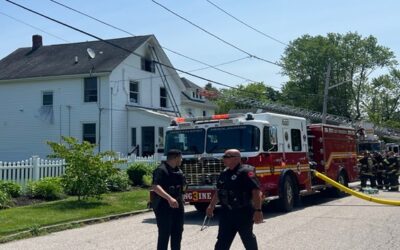 Incendio en East Providence deja 2 personas sin hogar.