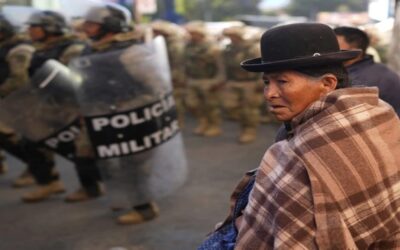 Militares buscan restablecer orden en ciudad boliviana tras muerte de cuatro policías en protestas