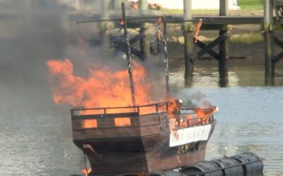 Celebración “Días del Gaspee” culmina con la quema de la réplica del HMS Gaspee.