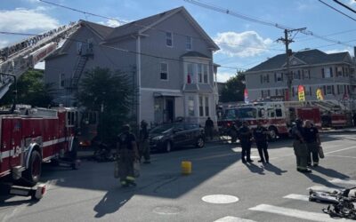 Incendio en Providence deja 6 personas sin hogar.