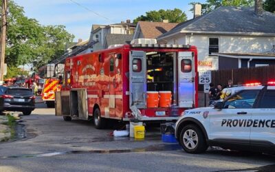 Incendio en Providence deja 11 personas sin hogar.