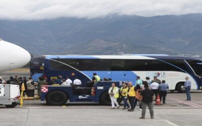 Migrantes deportados por EEUU podrán quedarse seis meses y trabajar en Costa Rica