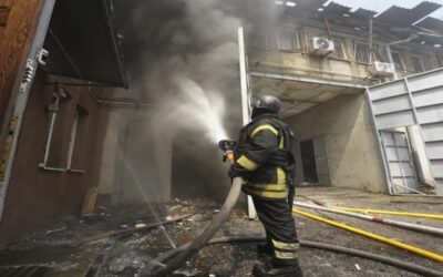 Zelenskyy afirma que defensas ucranianas resisten firmemente a ofensiva de verano de Rusia