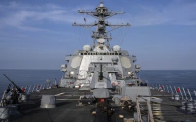 Destructores de EEUU se dirigen a aguas de Venezuela mientras Trump busca presionar a los cárteles