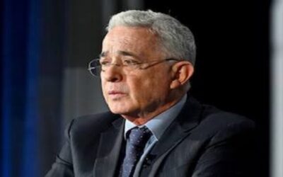 Sentencian al expresidente colombiano Álvaro Uribe a 12 años de prisión domiciliaria