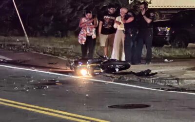 Motociclista resulta herido en choque con vehículo.